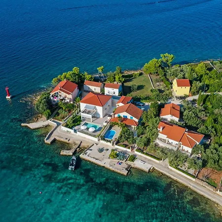 Villa Olive Bay *