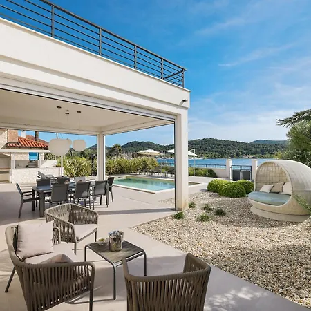 Villa Olive Bay