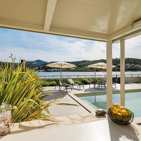 Villa Olive Bay